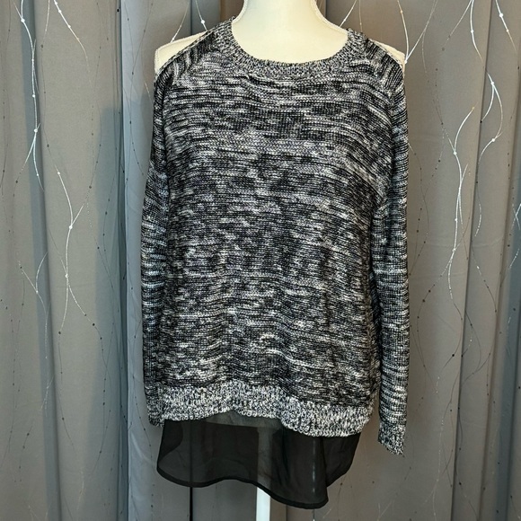 Tinley Sweater Size Small - Picture 2 of 12